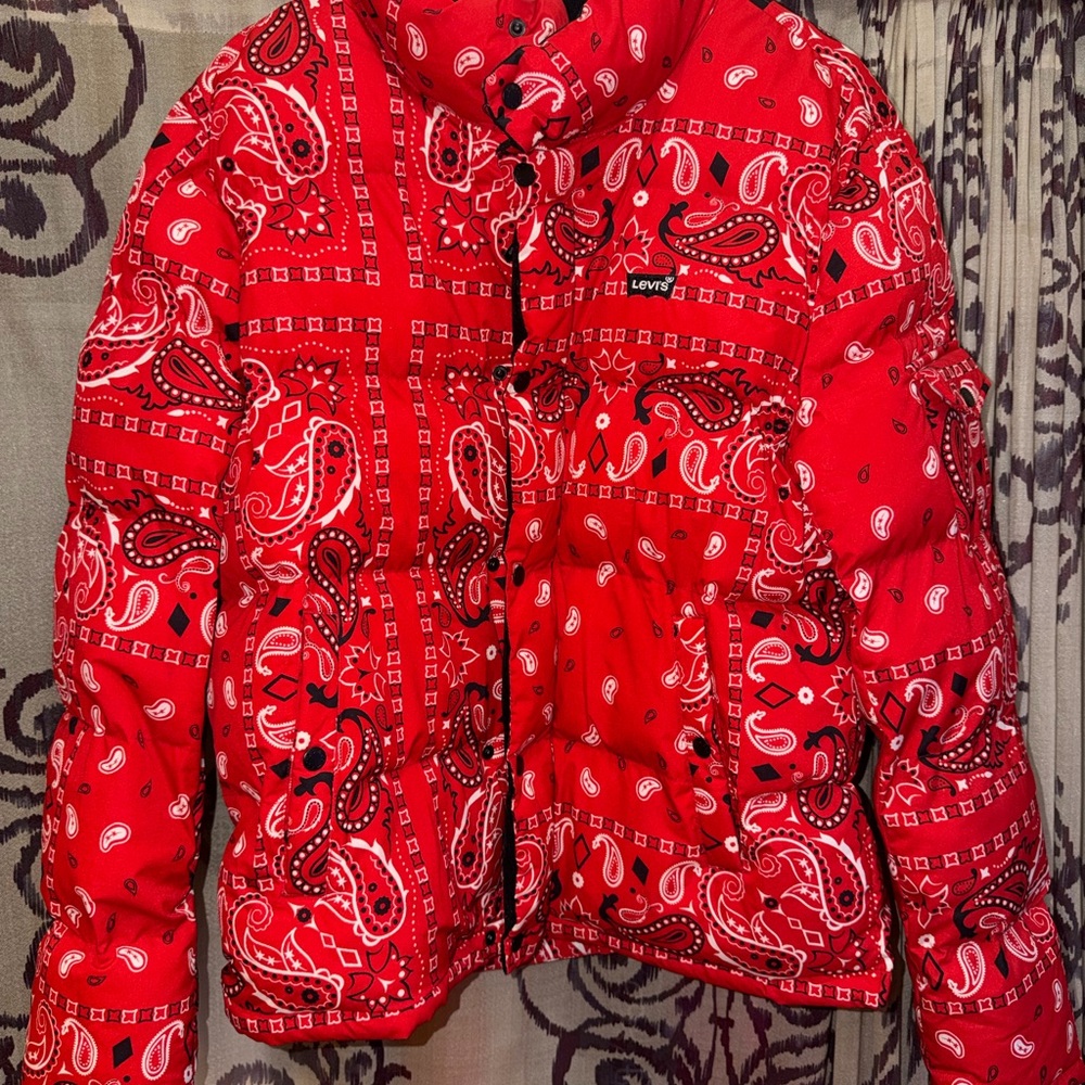 Levi's mens Red Bandana Puffer Jacket